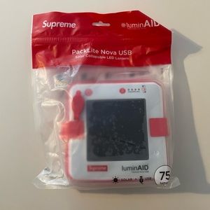 Supreme LuminAID Packlite Nova USB